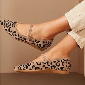 NWOB Vivaia Leopard Print Aria Walker Mary-Jane Flats EU35‎